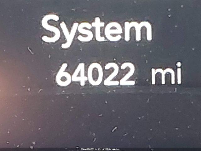 Chrysler Pacifica Touring Image 11