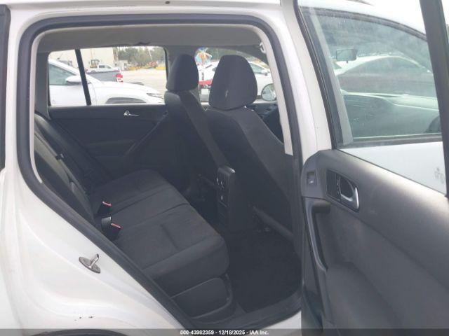 Volkswagen Tiguan S Image 13