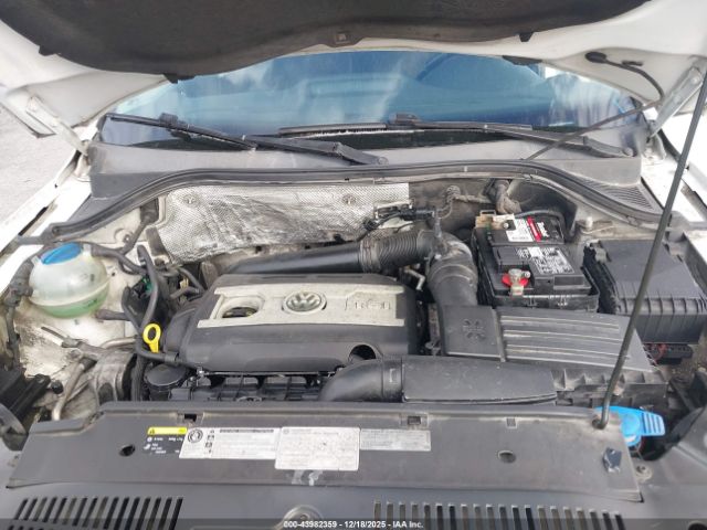 Volkswagen Tiguan S Image 9