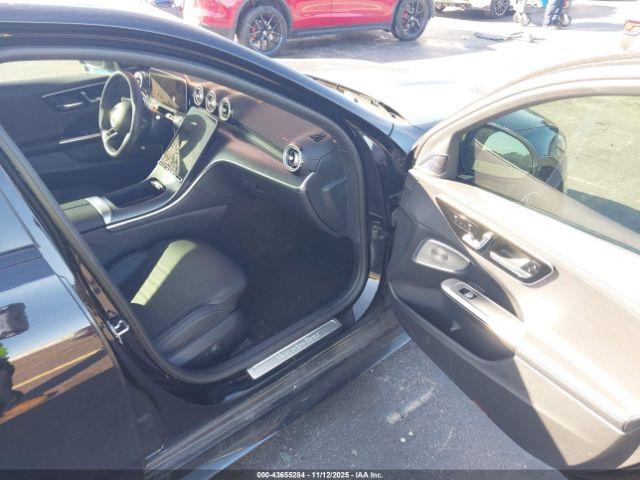 Mercedes-Benz C-Class Image 15