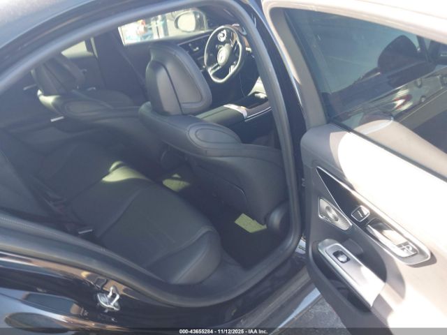 Mercedes-Benz C-Class Image 4