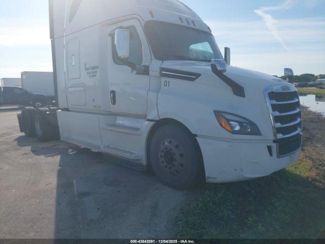  Salvage Freightliner New Cascadia 126