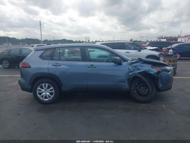 Toyota Corolla L Image 10