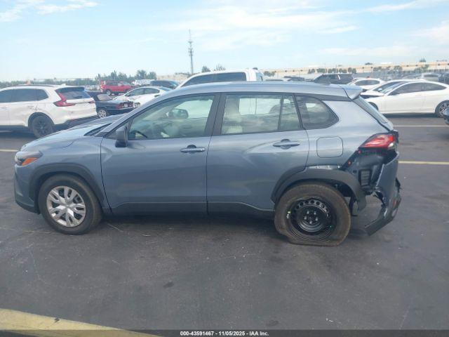 Toyota Corolla L Image 11