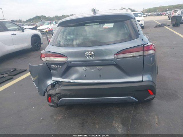 Toyota Corolla L Image 12