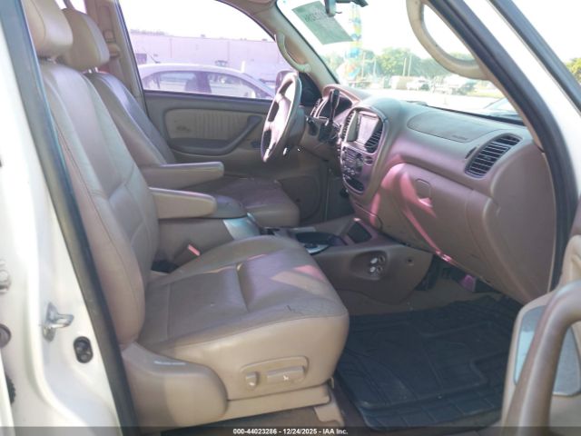 Toyota Sequoia Sr5 V8 Image 5