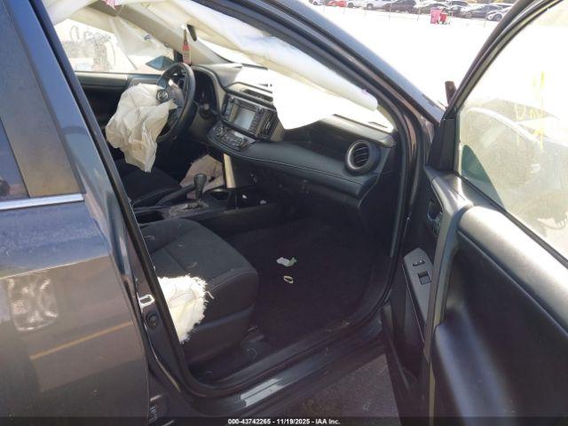 Toyota RAV4 Xle Image 12