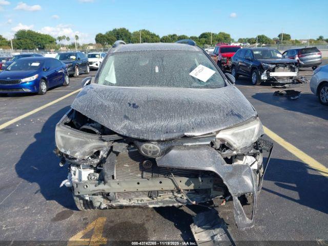 Toyota RAV4 Xle Image 14