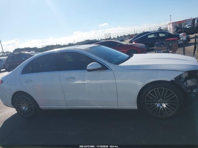 Mercedes-Benz C-Class Image 15