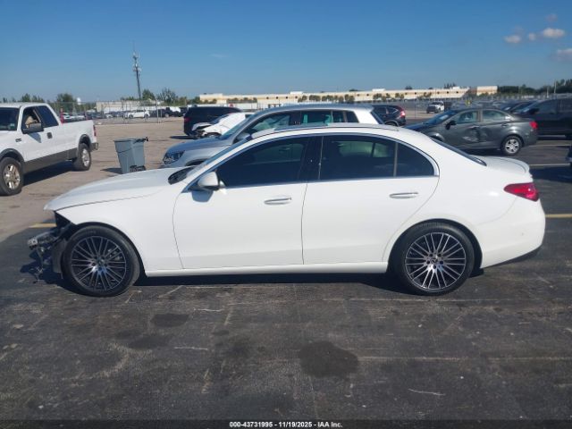 Mercedes-Benz C-Class Image 14