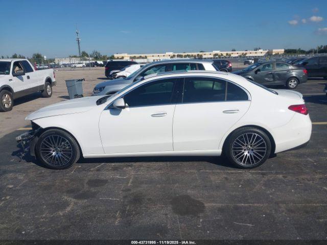 Mercedes-Benz C-Class Image 14