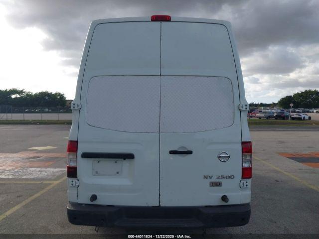 Nissan Nv Sv V8 Image 14