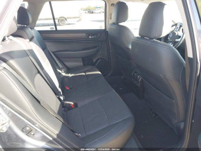 Subaru Outback 2.5i Limited Image 11