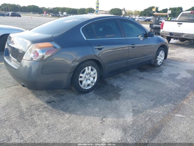 Nissan Altima 2.5 S Image 2