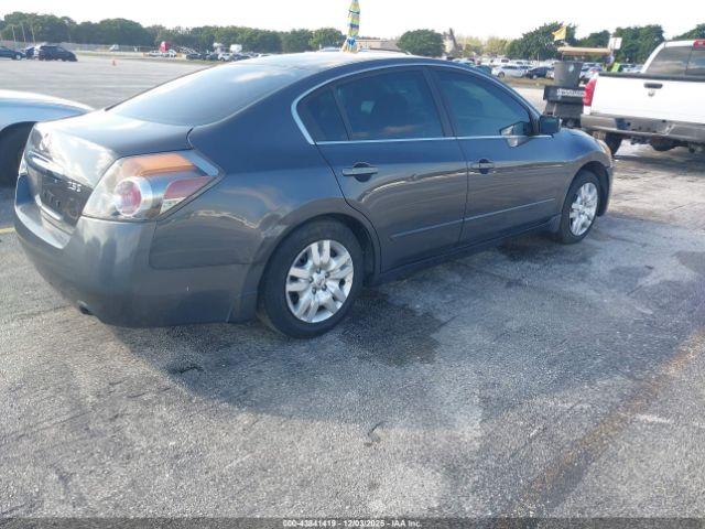 Nissan Altima 2.5 S Image 2