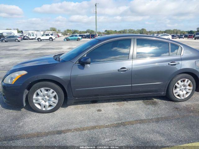 Nissan Altima 2.5 S Image 12