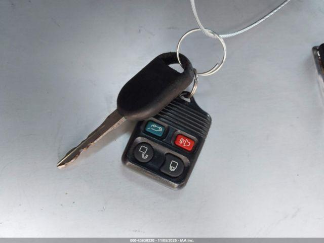 Ford Explorer Image 9