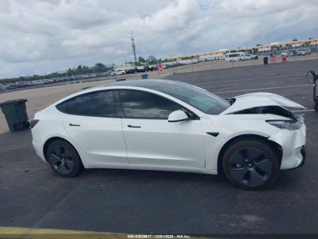 Tesla Model 3 Rear-wheel Drive Image 11