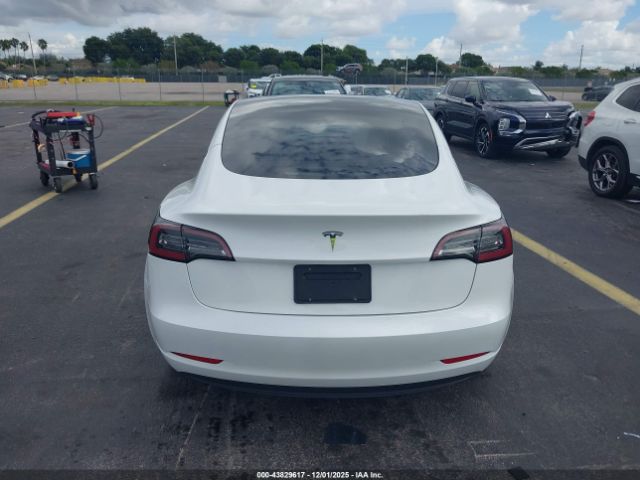 Tesla Model 3 Rear-wheel Drive Image 9