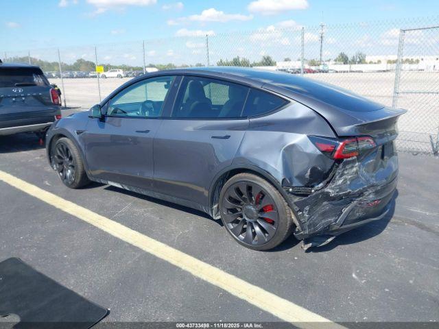 Tesla Model Y Performance Dual Motor All-wheel Drive Image 6