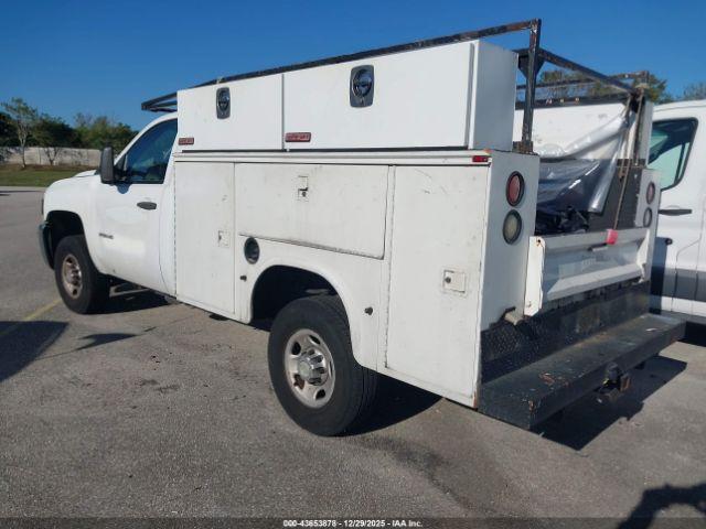 Chevrolet Silverado 2500 Work Truck Image 8