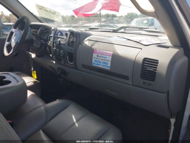 Chevrolet Silverado 2500 Work Truck Image 5