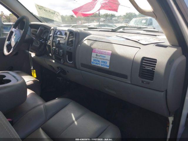 Chevrolet Silverado 2500 Work Truck Image 5