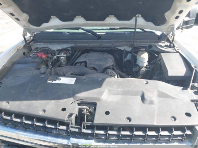 Chevrolet Silverado 2500 Work Truck Image 7