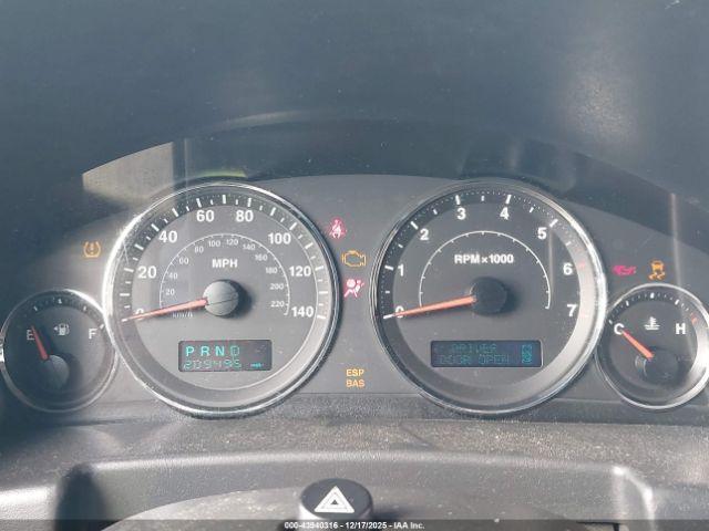 Jeep Commander Image 7