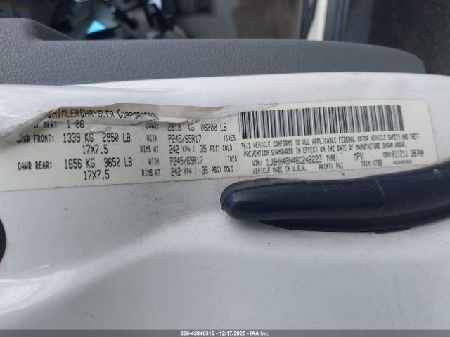 Jeep Commander Image 6