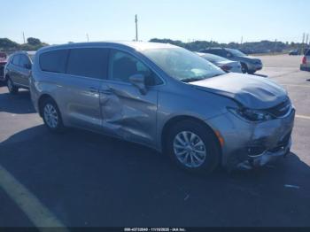  Salvage Chrysler Pacifica