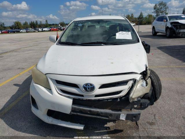 Toyota Corolla Le Image 12