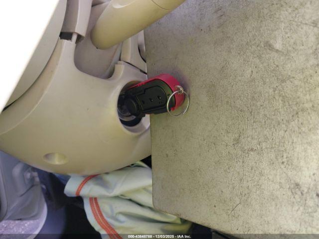 FIAT 500c Lounge Image 10