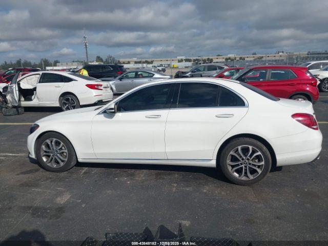 Mercedes-Benz C-Class Image 11