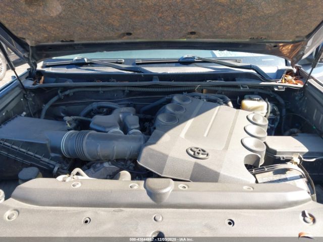 Toyota 4Runner Sr5 V6 Image 8