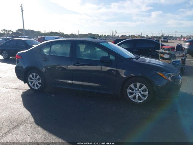 Toyota Corolla Le Image 11