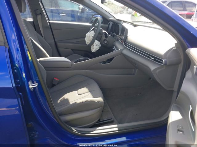 Hyundai ELANTRA Se Image 8