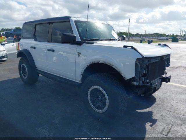  Salvage Ford Bronco