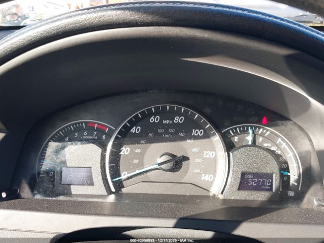 Toyota Camry Le Image 5