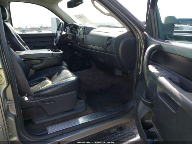 Chevrolet Silverado 2500 Lt Image 6