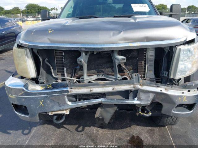 Chevrolet Silverado 2500 Lt Image 10