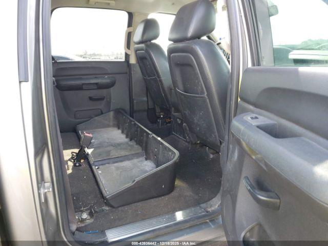 Chevrolet Silverado 2500 Lt Image 9