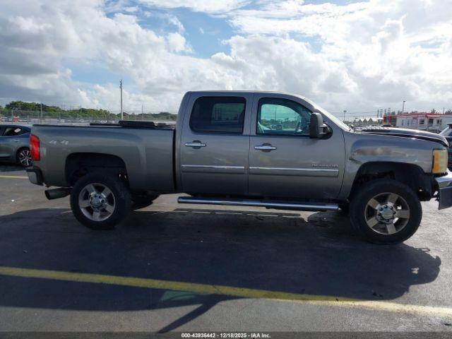 Chevrolet Silverado 2500 Lt Image 14