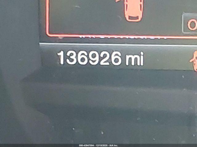 Ford Explorer Limited Image 11