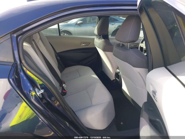 Toyota Corolla Le Image 8