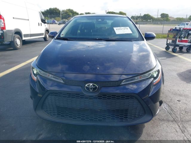 Toyota Corolla Le Image 12