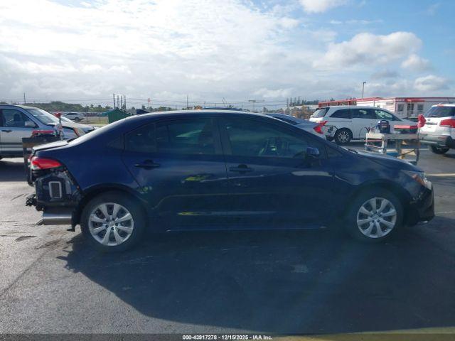 Toyota Corolla Le Image 17