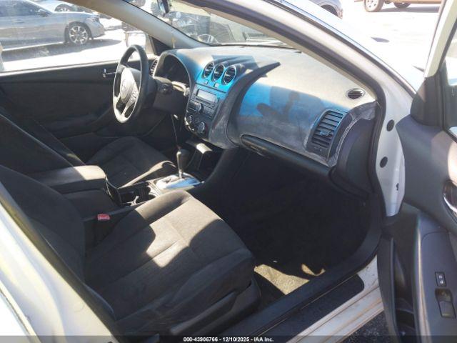 Nissan Altima 2.5 S Image 2