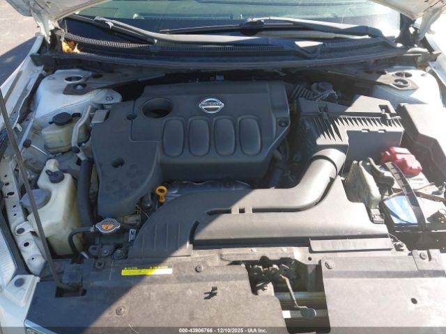 Nissan Altima 2.5 S Image 8