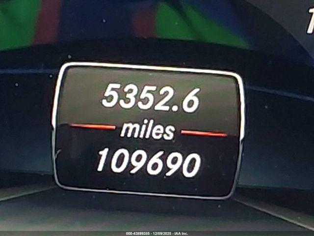 Mercedes-Benz E-Class Image 2